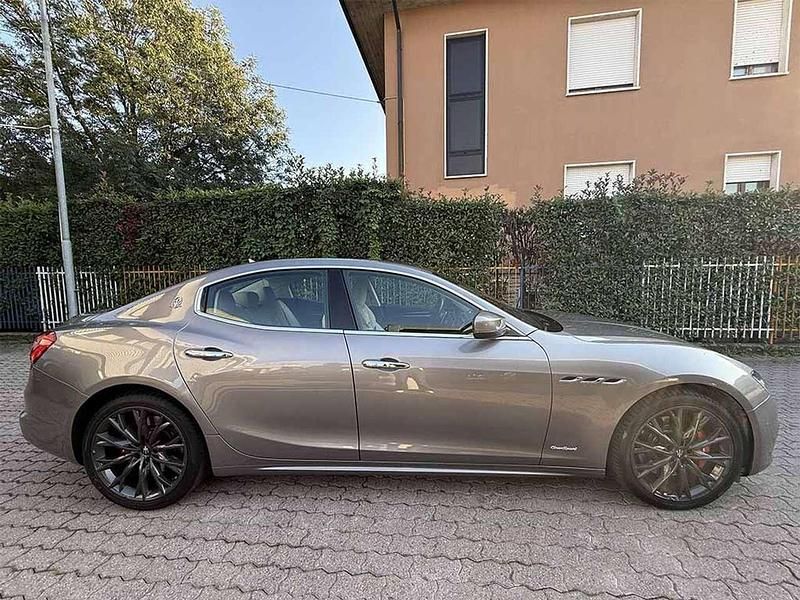 Usata Maserati Ghibli 250 CV (183 kW) 2020 Grigio / metallizzato Coupé