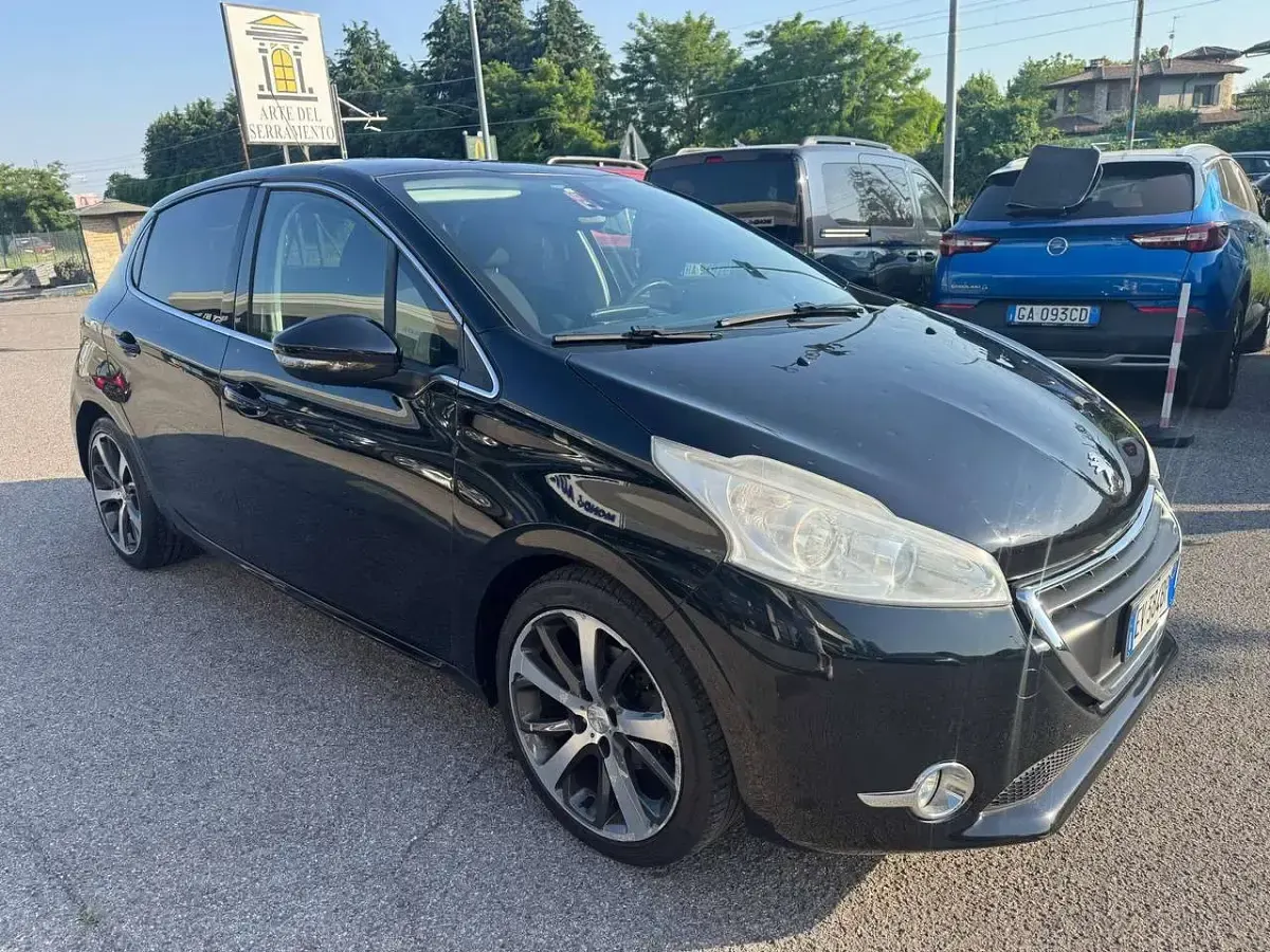 Usata Peugeot 208 Allure 92 CV (67 kW) 2014 Nero Utilitaria