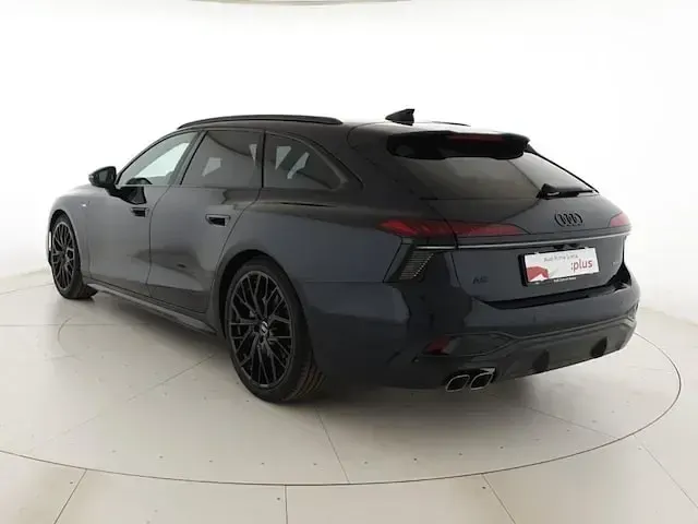 Nuova Audi A6 S-Line 204 CV (150 kW) 2025 Blu firmamento metallizzato Station wagon