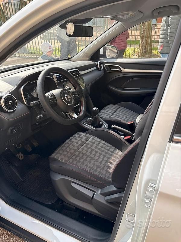 Usata MG ZS 111 CV (81 kW) 2023 Bianco SUV