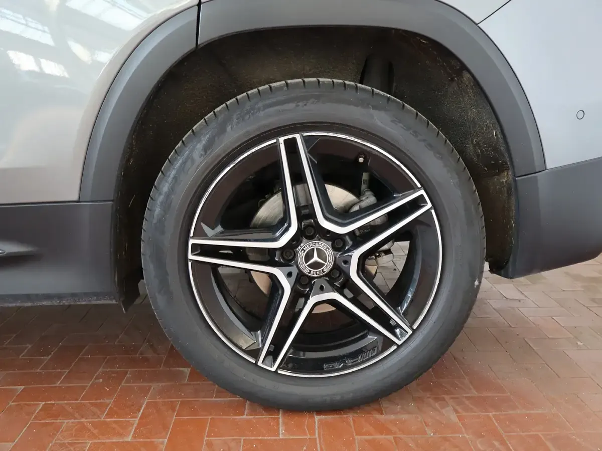 Usata Mercedes GLB200 Advanced Plus 150 CV (110 kW) 2024 Grigio SUV