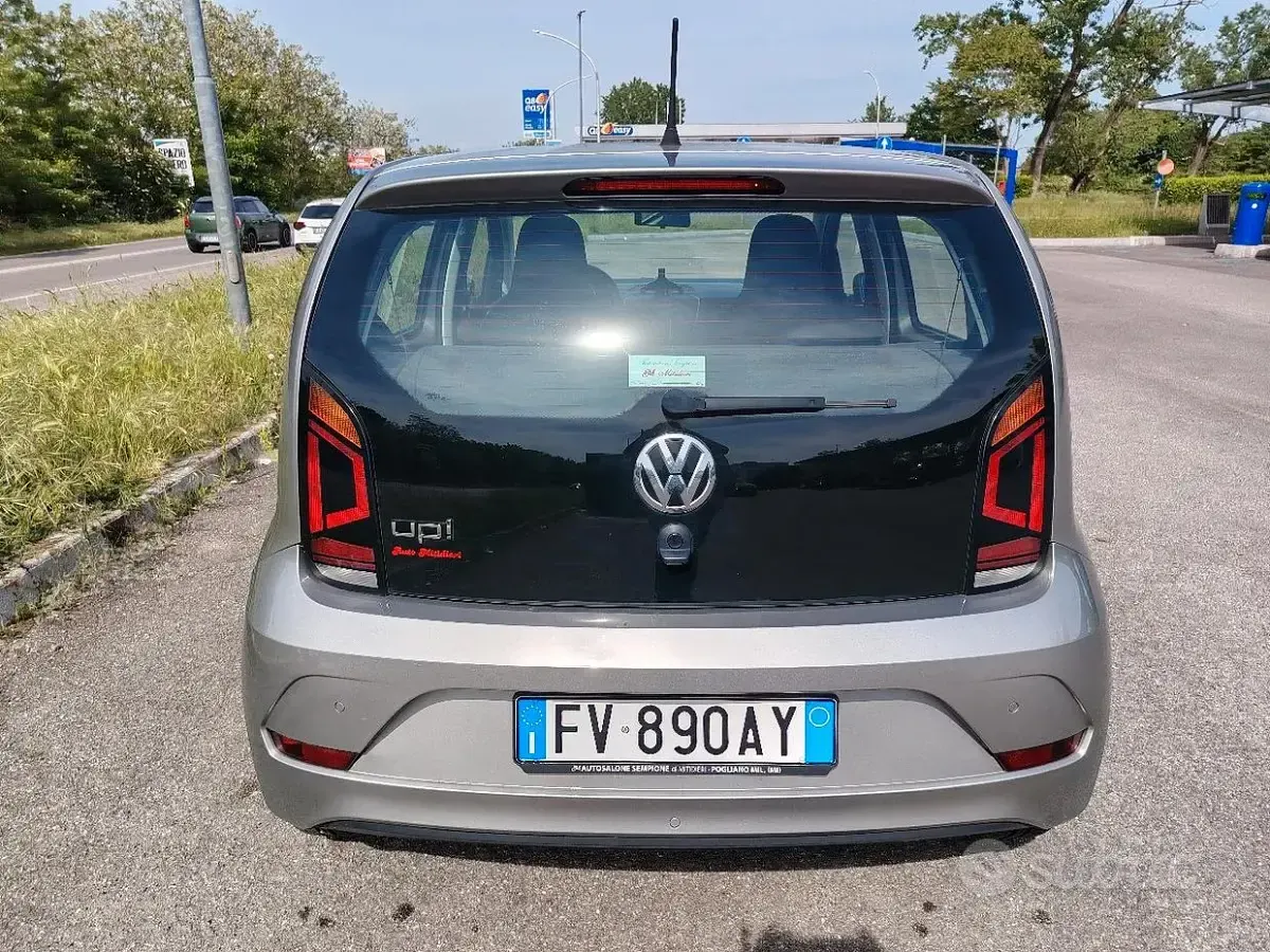 Usata VW up! Move 75 CV (55 kW) 2019 Grigio Utilitaria