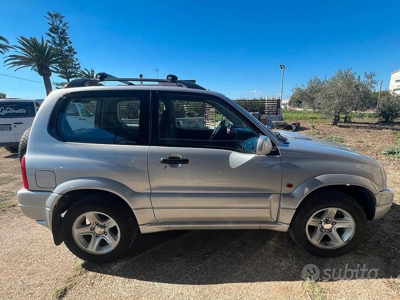 Grigio Usata 2003 Suzuki Vitara SUV | 7500 € (Buon prezzo) - Immagine 1/4