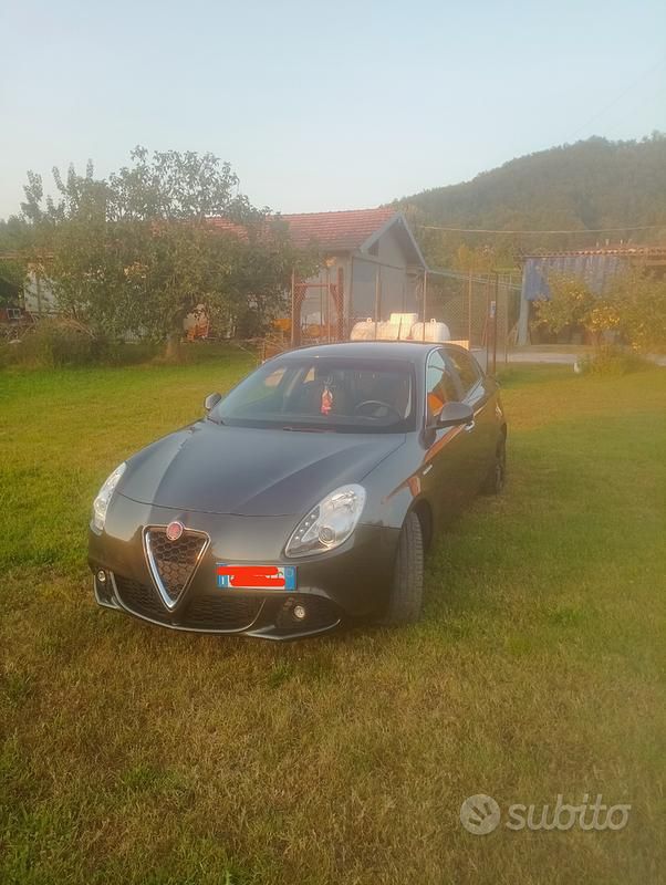Usata Alfa Romeo Giulietta 170 CV (125 kW) 2011 Grigio Utilitaria