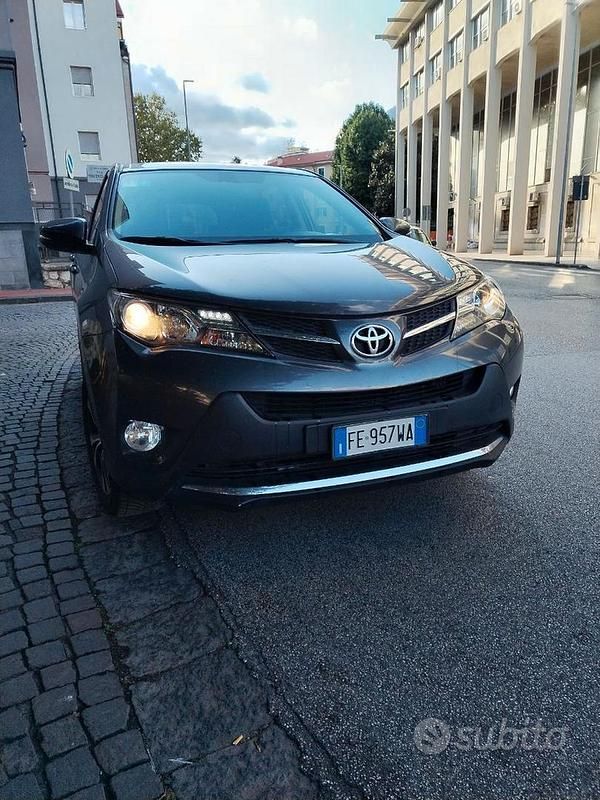 Grigio Usata 2016 Toyota RAV4 SUV | 13.500 € - Immagine 1/4