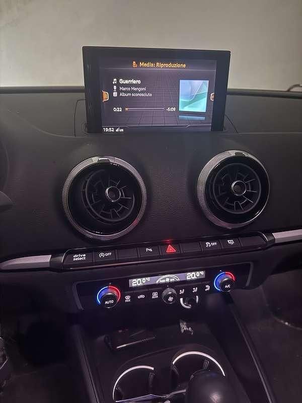 Usata Audi A3 Business 116 CV (85 kW) 2018 Bianco Berlina