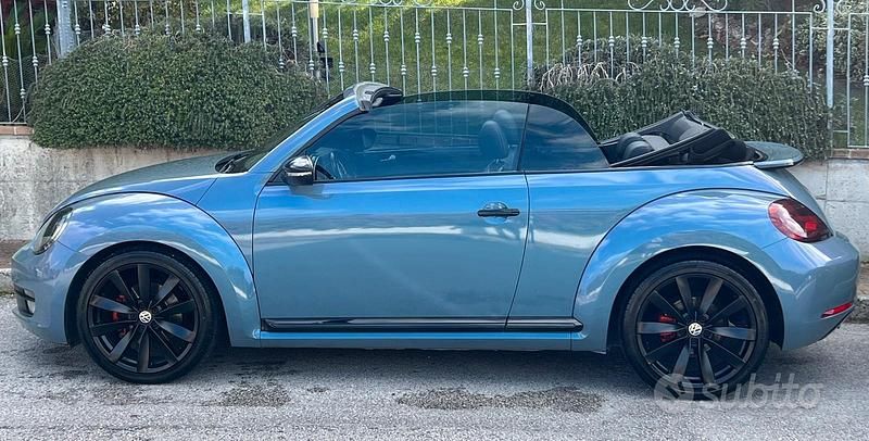 Usata VW Beetle Cabriolet Sportline 160 CV (117 kW) 2013 Cabrio