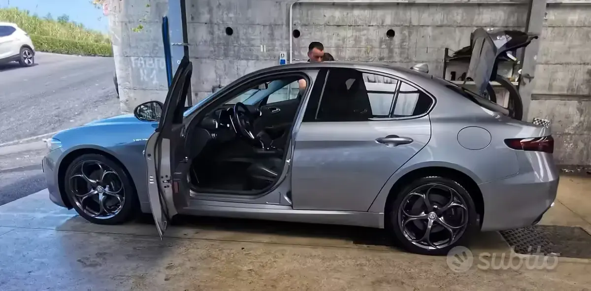 Usata Alfa Romeo Giulia Veloce 210 CV (154 kW) 2017 Grigio Berlina