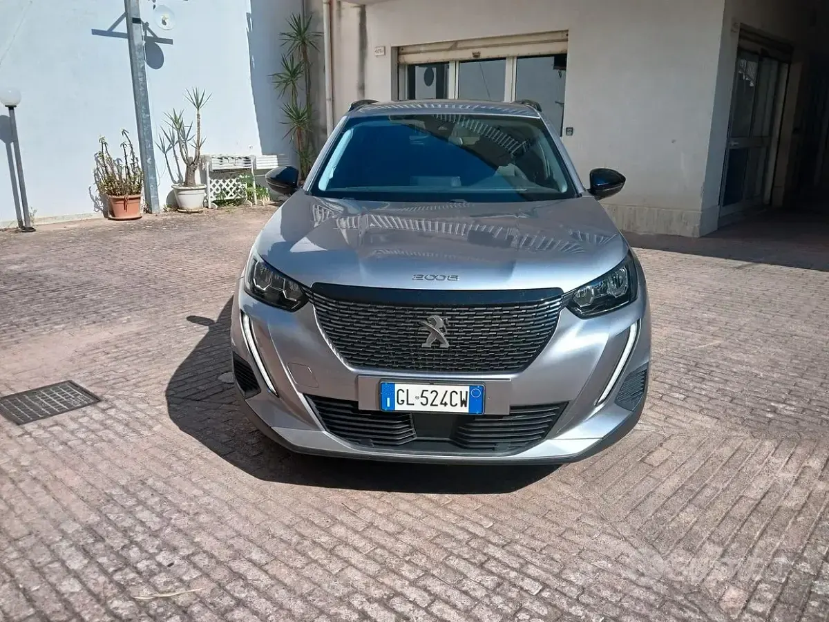 Usata Peugeot 2008 101 CV (74 kW) 2022 Grigio SUV