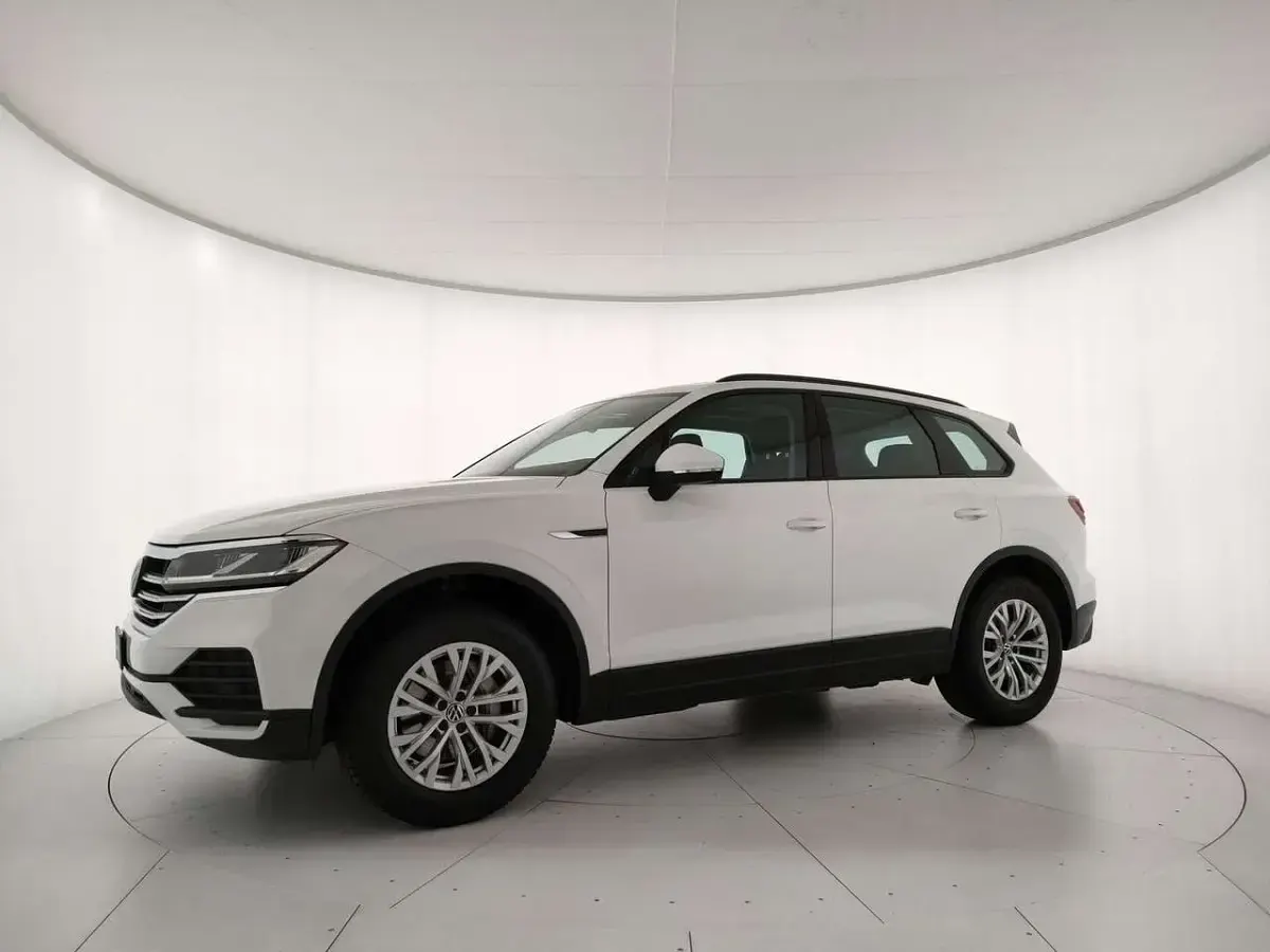 Usata VW Touareg 231 CV (169 kW) 2022 0q pure white SUV
