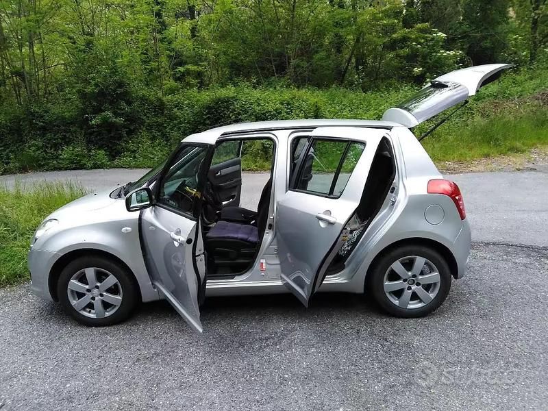 Begagnad Suzuki Swift 68 HK (50 kW) 2009 Halvkombi