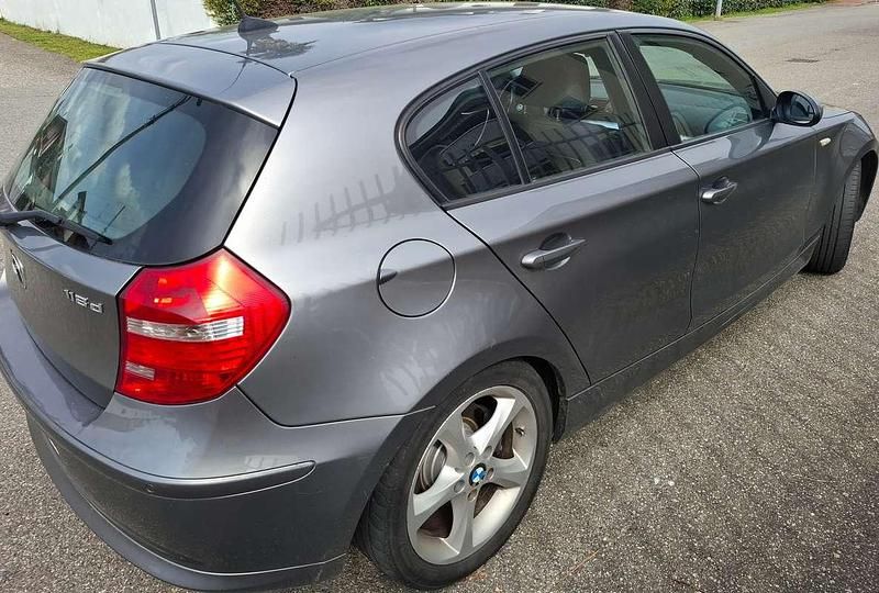 Usata BMW 118 143 CV (105 kW) 2009 Grigio Utilitaria