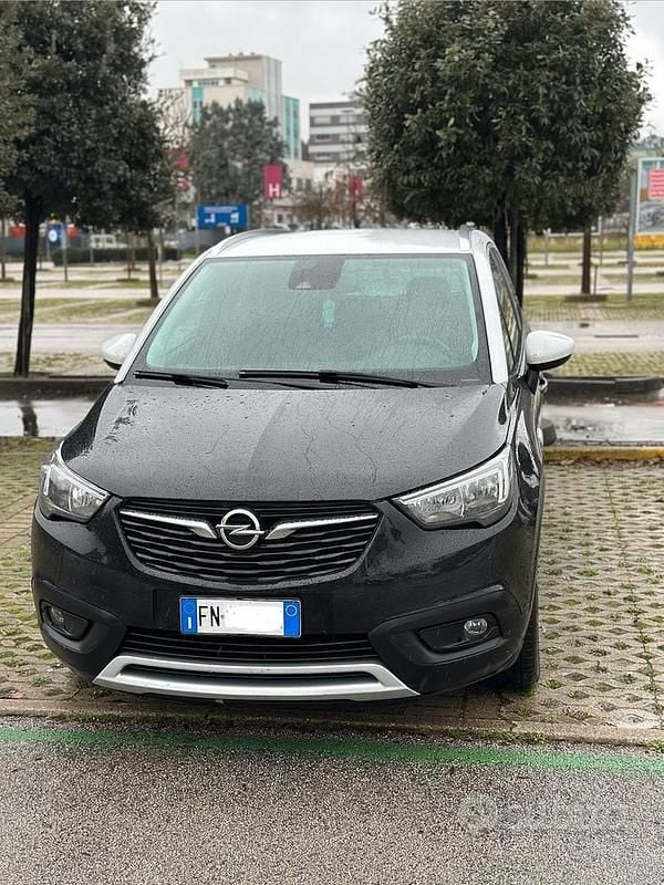 Usata Opel Crossland X Edition 100 CV (73 kW) 2018 SUV