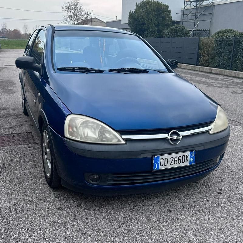 Usata Opel Astra 2001 Blu Berlina