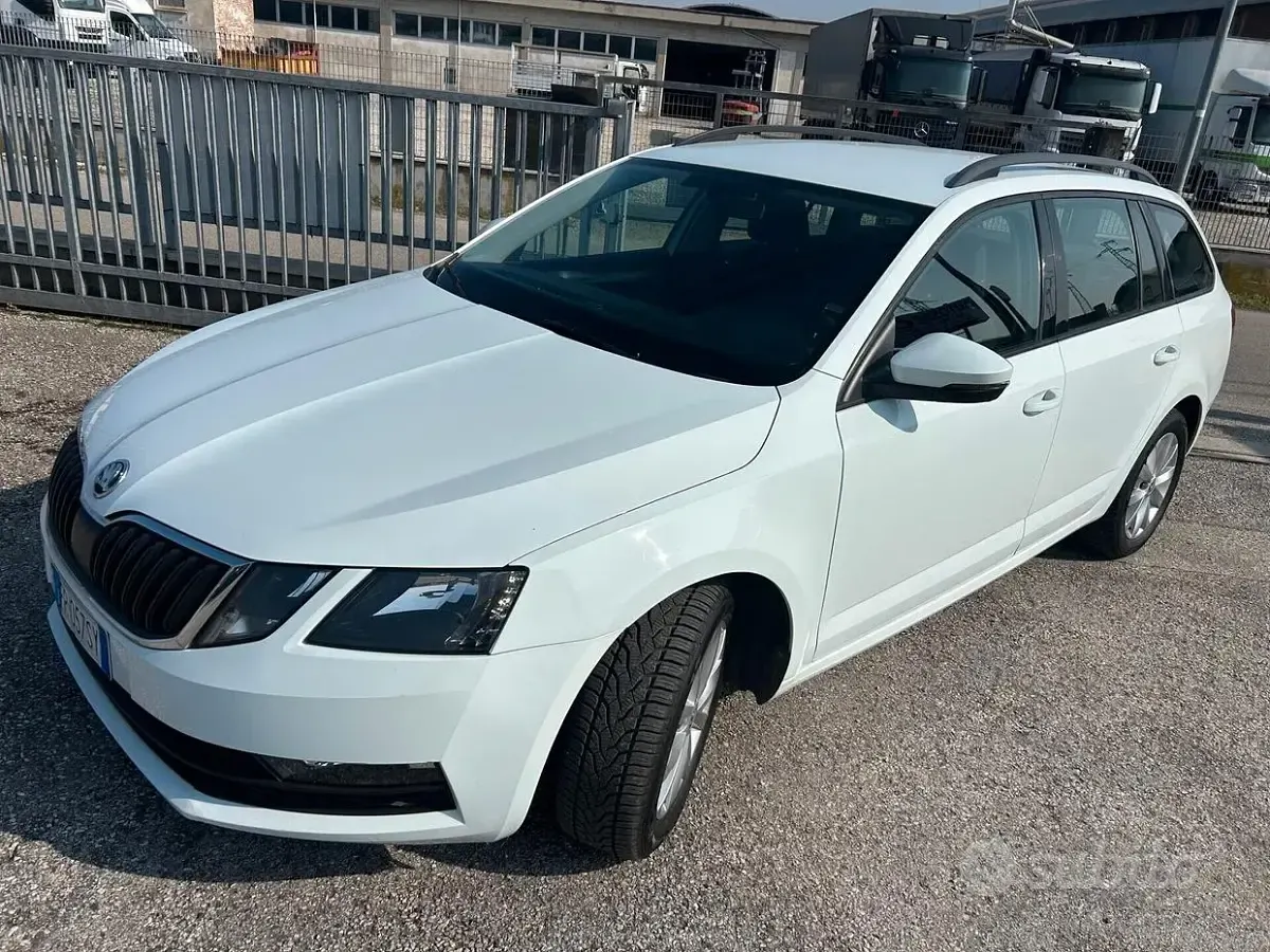Usata Skoda Octavia Executive 116 CV (85 kW) 2018 Bianco Station wagon