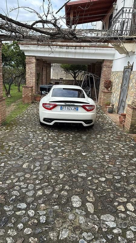 Usata Maserati Granturismo 440 CV (323 kW) 2011 Bianco Coupé