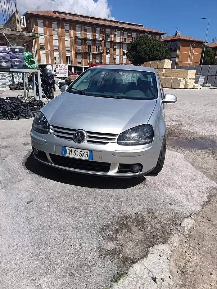 Usata VW Golf IV 140 CV (102 kW) 2004 Grigio Berlina