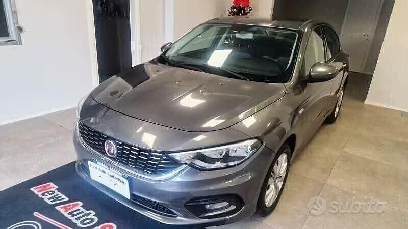 Usata Fiat Tipo Opening Edition 120 CV (88 kW) 2016 Grigio Berlina