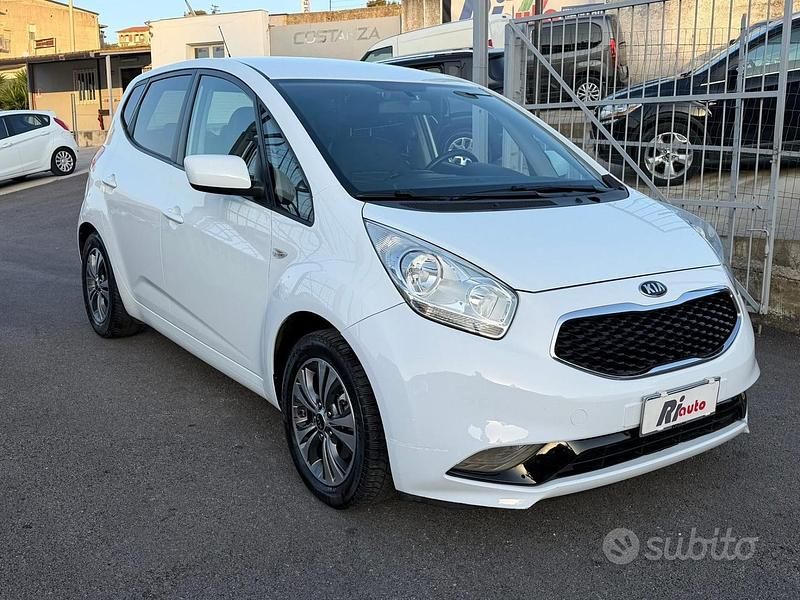 Usata Kia Venga 90 CV (66 kW) 2016 Bianco Utilitaria
