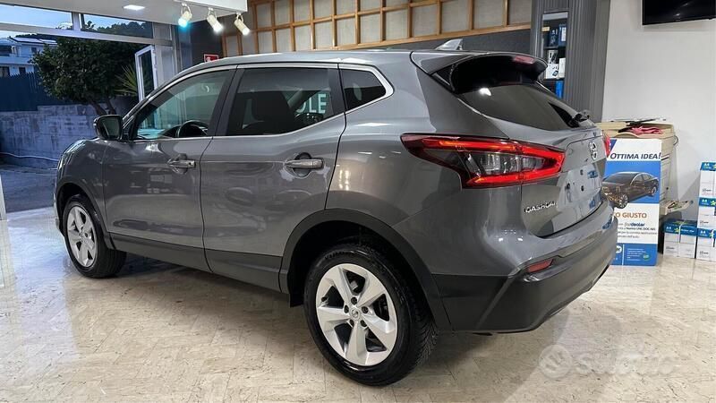 Usata Nissan Qashqai 110 CV (80 kW) 2017 Grigio SUV