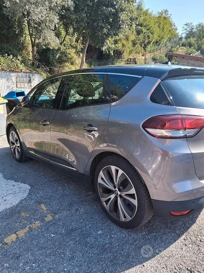 Usata Renault Scénic IV 120 CV (88 kW) 2019 Monovolume