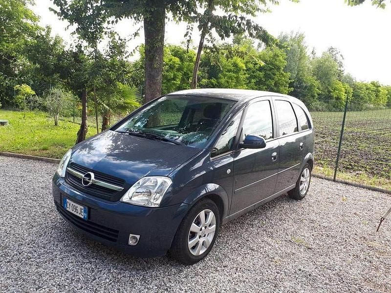 Usata Opel Meriva 2006 Blu Monovolume