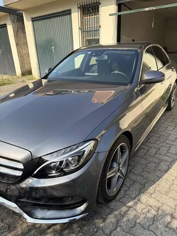 Usata Mercedes C220 AMG line 170 CV (125 kW) 2017 Grigio Berlina
