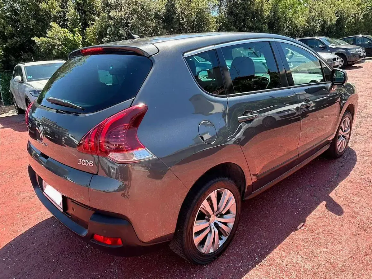 Usata Peugeot 3008 Allure 120 CV (88 kW) 2016 Grigio Monovolume