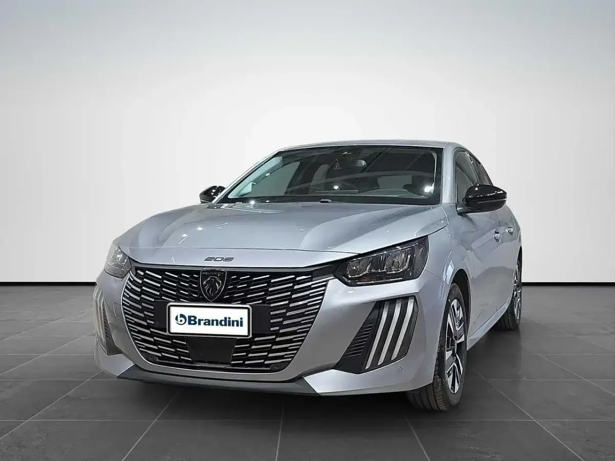 Usata Peugeot 208 Allure 101 CV (74 kW) 2025 Utilitaria