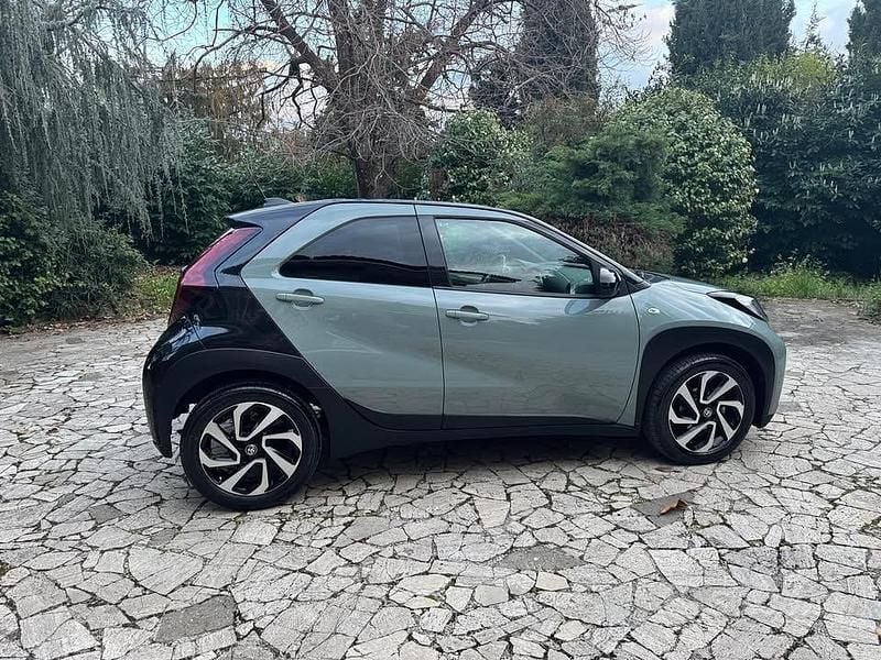 Usata Toyota Aygo X Trend 72 CV (52 kW) 2024 Verde SUV