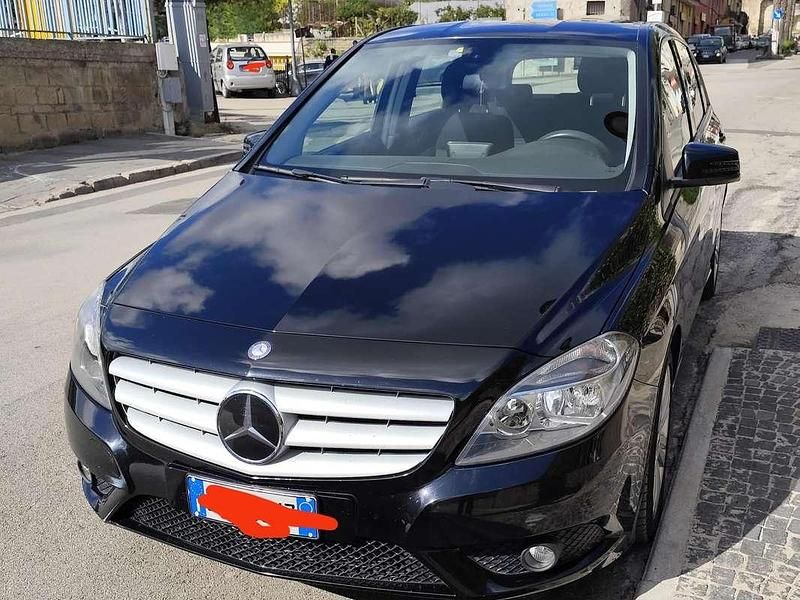 Usata Mercedes B160 Premium 90 CV (66 kW) 2014 Nero Monovolume