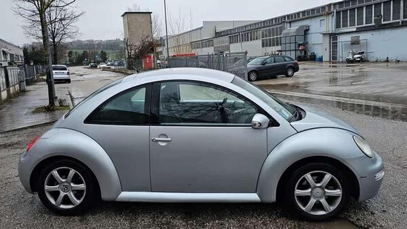Usata VW New Beetle 101 CV (74 kW) 2003 Argento Utilitaria