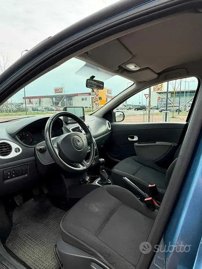 Brugt Renault Clio II 75 HK (55 kW) 2011 Blå Sedan