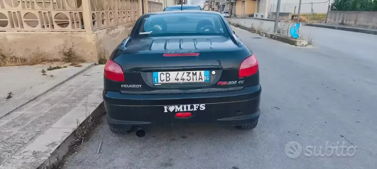 Usata Peugeot 206 CC 109 CV (80 kW) 2002 Nero Cabrio