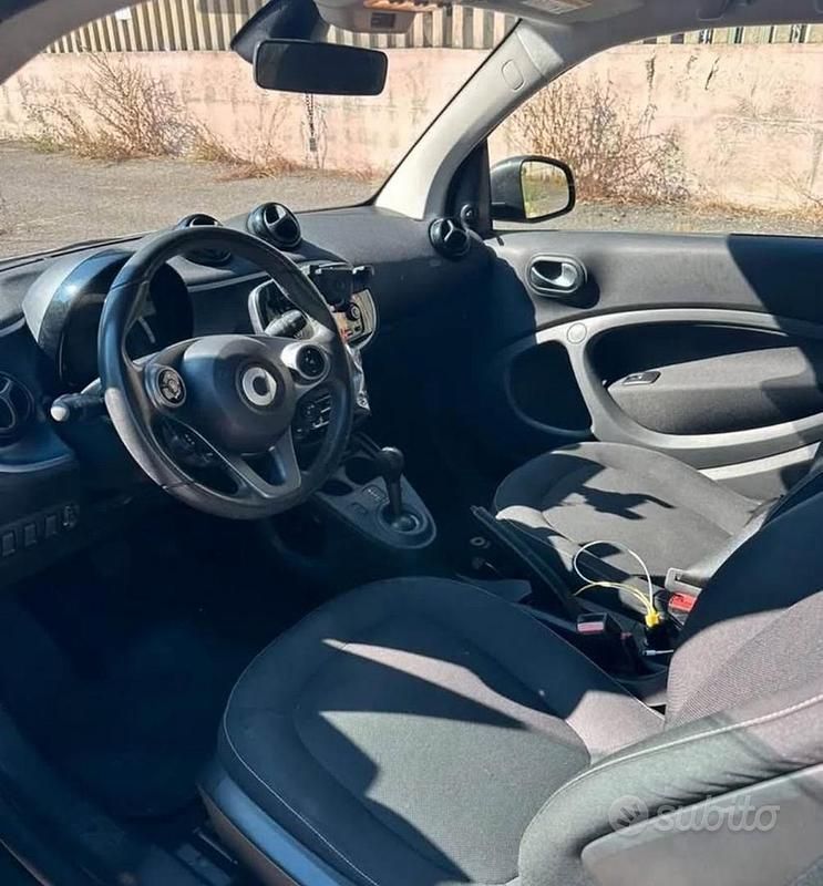 Usata Smart ForTwo Coupé 71 CV (52 kW) 2016 Grigio Coupé