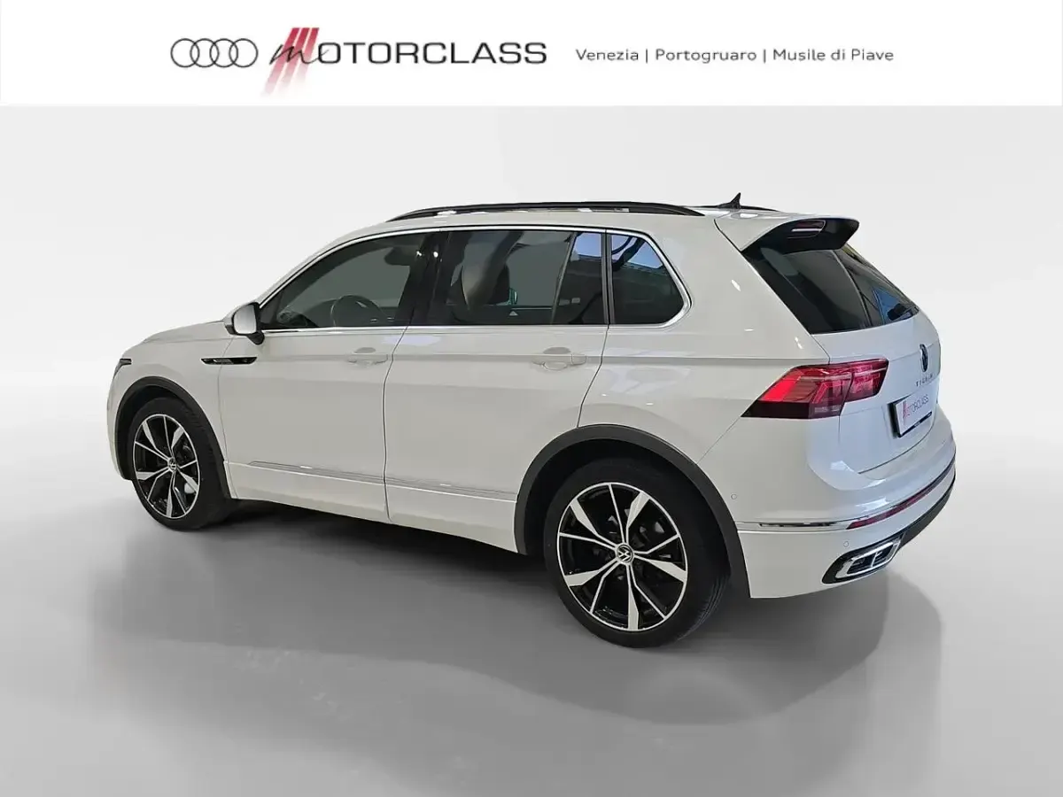 Usata VW Tiguan R-line 200 CV (147 kW) 2022 Bianco SUV