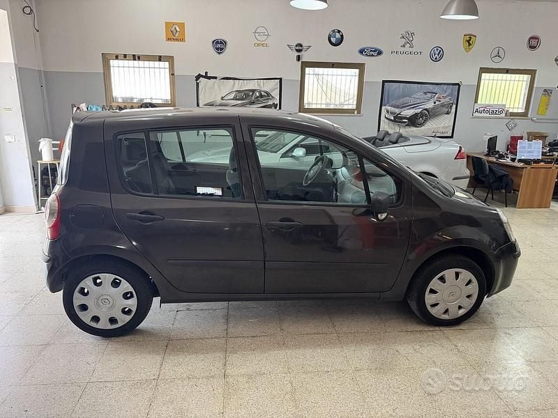 Usata Renault Modus Luxe 75 CV (55 kW) 2007 Grigio Monovolume