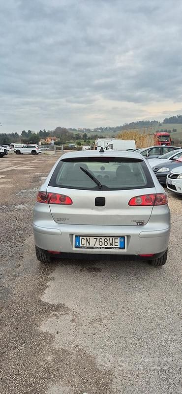 Usata Seat Ibiza 2004 Grigio Utilitaria