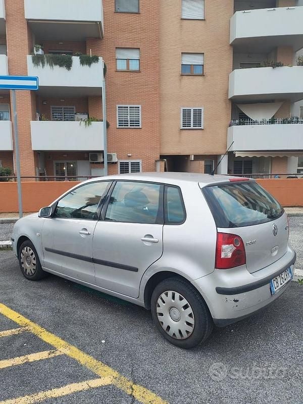 Usata VW Polo Highline 75 CV (55 kW) 2002 Grigio Utilitaria