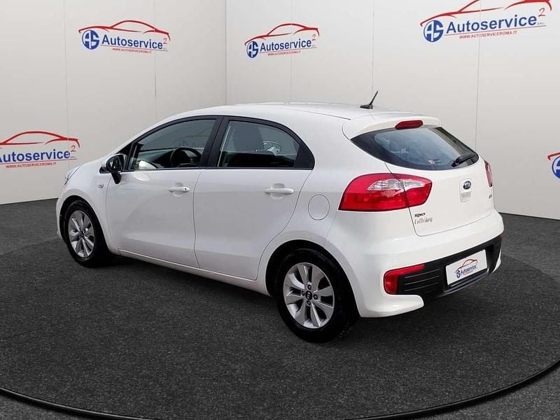 Usata Kia Rio 83 CV (61 kW) 2016 Bianco Berlina