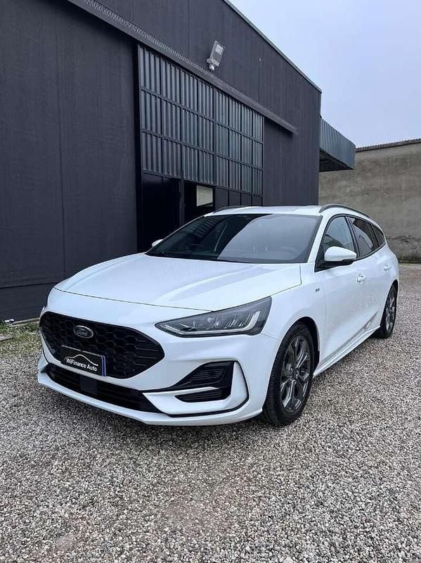 Usata Ford Focus ST-Line 116 CV (85 kW) 2024 Bianco Station wagon