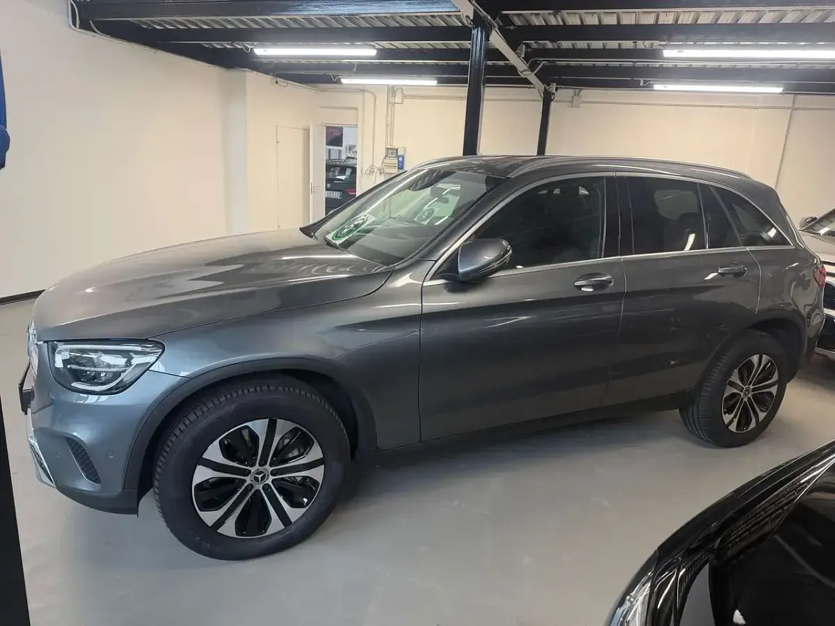 Usata Mercedes GLC300 Business 194 CV (142 kW) 2022 Grigio SUV