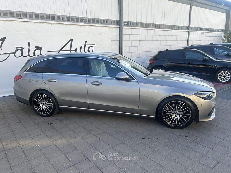 Usata Mercedes C220 Business 200 CV (147 kW) 2023 Grigio Station wagon