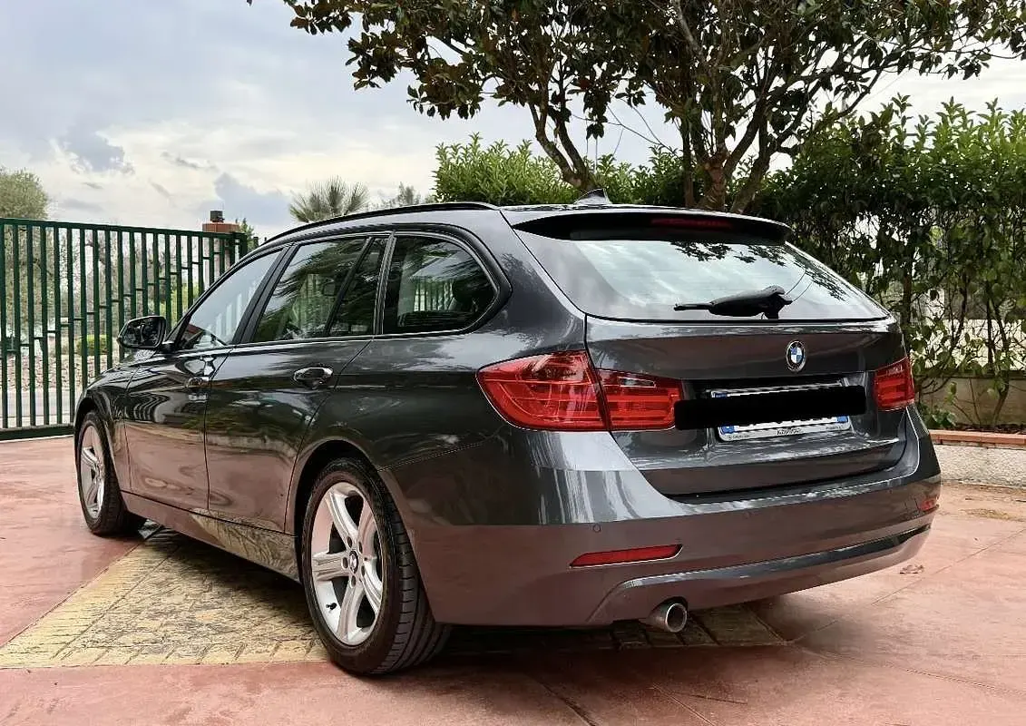 Usata BMW 318 Sport Line 143 CV (105 kW) 2013 Grigio Station wagon
