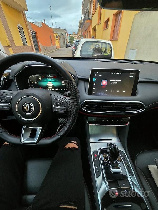 Usata MG HS Luxury 160 CV (117 kW) 2023 Bianco SUV