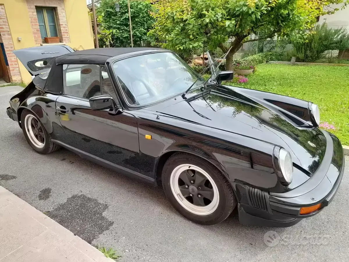 Usata Porsche 901 204 CV (150 kW) 1982 Nero Cabrio