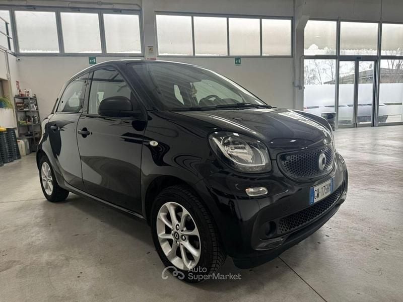 Usata Smart ForFour Passion 90 CV (66 kW) 2019 Nero Utilitaria