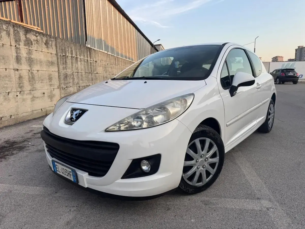 Usata Peugeot 207 70 CV (51 kW) 2012 Berlina