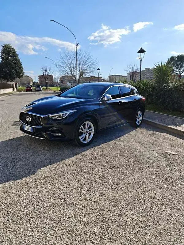 Usata Infiniti Q30 Business Executive 109 CV (80 kW) 2018 Berlina