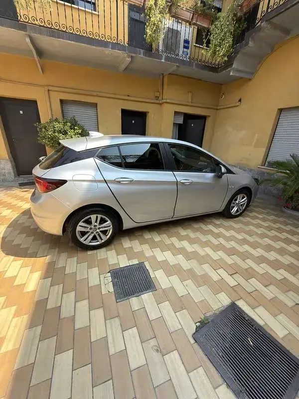 Usata Opel Astra S 106 CV (77 kW) 2017 Berlina